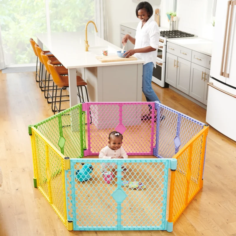 Corralito plegable para bebés de 6 paneles colores brillantes. Toddleroo by North States Superyard Colorplay